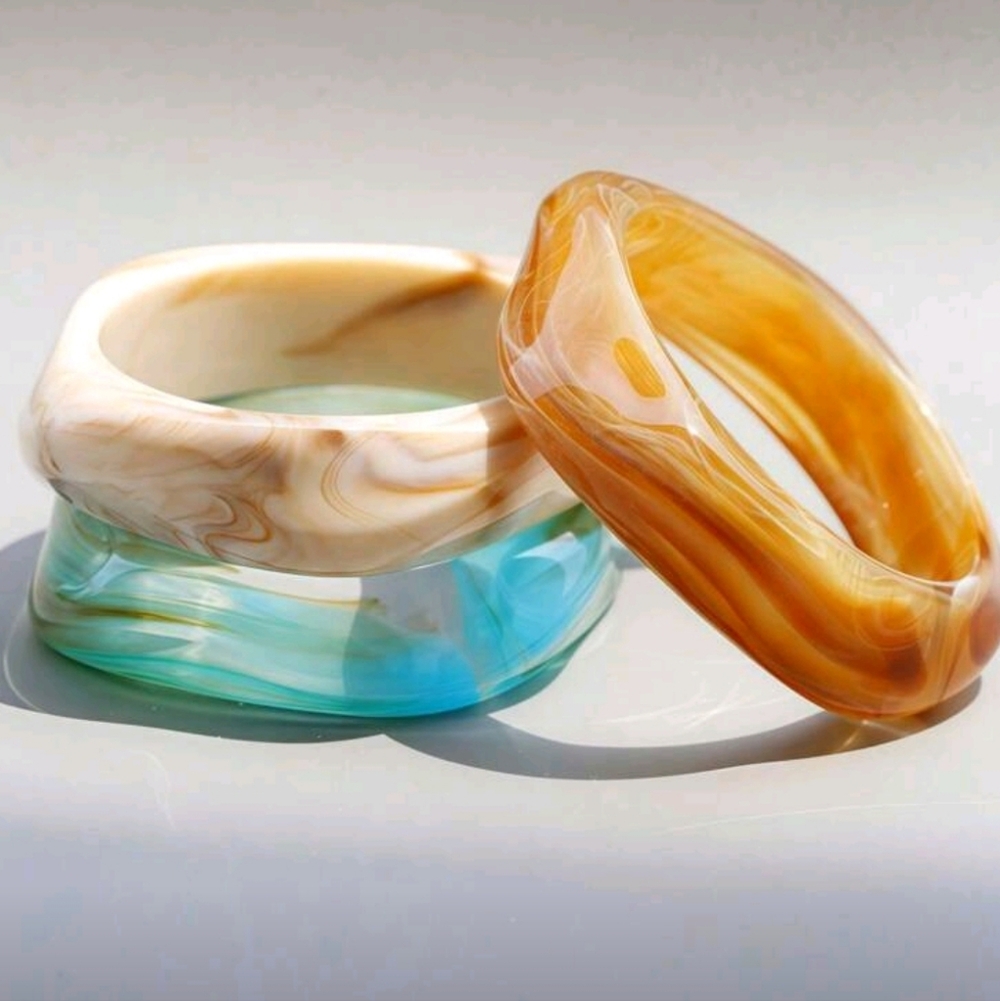 Bohemian Turquoise and Cream Resin Bangles Set NWOT
